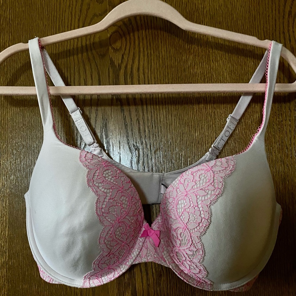 Victoria Secret Body by Victoria bra 36DD